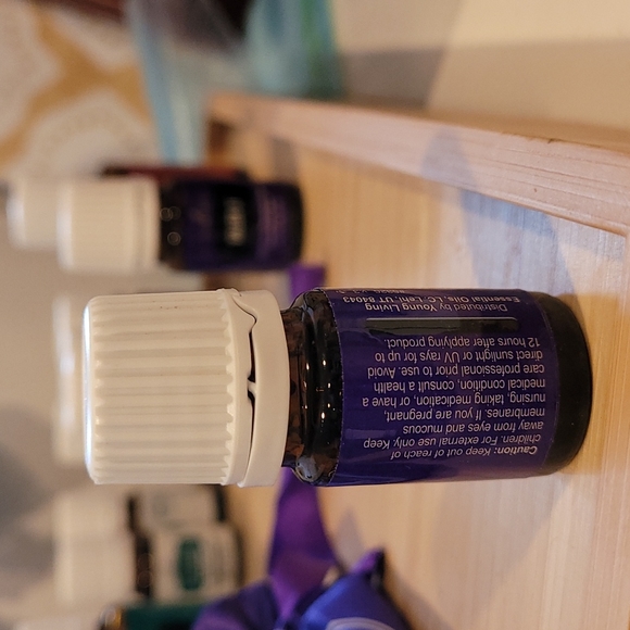 Valor Essential Oil II *New* - Picture 3 of 3